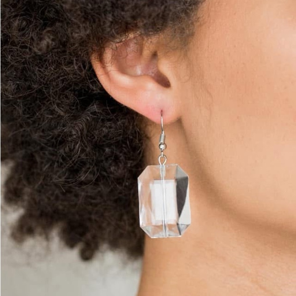 Chunky clear acrylic necklace and earring set - Picture 6 of 6
